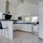Lova - 600m From The Sea By Interhome 度假居