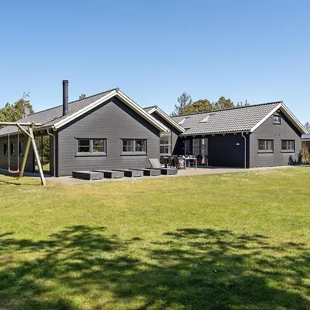 Lova - 600m From The Sea By Interhome 펜션