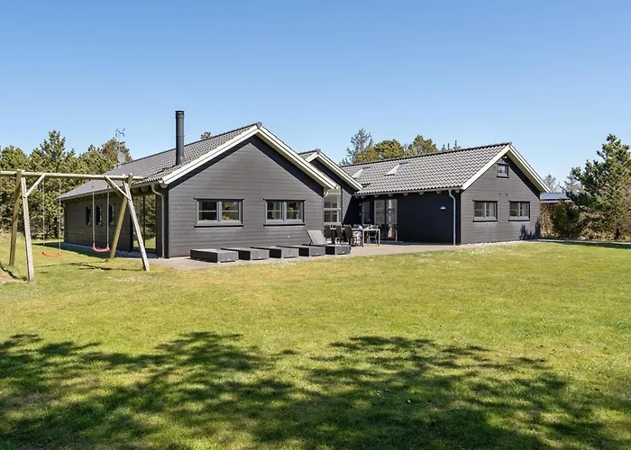 Lova - 600m From The Sea By Interhome 펜션