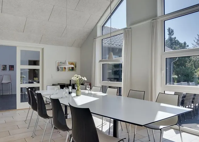 Lova - 600m From The Sea By Interhome *